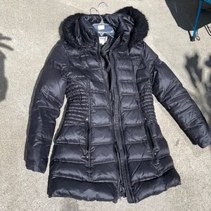 Thigh-length puff jacket w hood